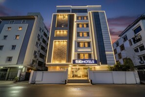 Exterior - FabHotel Prime Veeraj Suites - Nr. Skyview10, Lumbini Avenue, Gachibowli (Hyderabad)