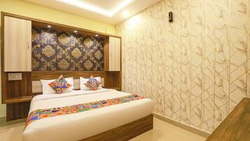 Deluxe Room | Egyptian cotton sheets, premium bedding, in-room safe, free WiFi