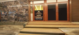 FabHotel Joy Residency