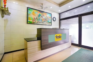 Reception - Fabhotel Guru Heritage (Panvel)