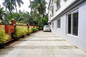 Free self parking