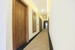 Lobby - Fabhotel Shri Ram Retreat (Mathura)