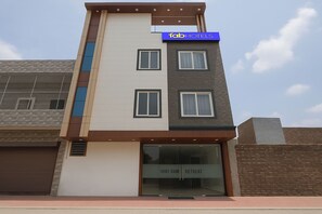 Exterior - Fabhotel Shri Ram Retreat (Mathura)