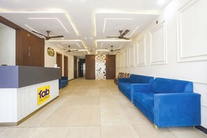Reception - Fabhotel Shri Ram Retreat (Mathura)
