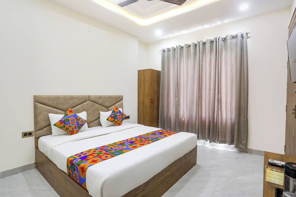 Deluxe kamer | Lakens van Egyptisch katoen, luxe beddengoed, een kluis op de kamer