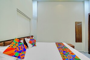 Egyptian cotton sheets, premium bedding, in-room safe, free WiFi - Fabhotel Bharti Palace (Ujjain)