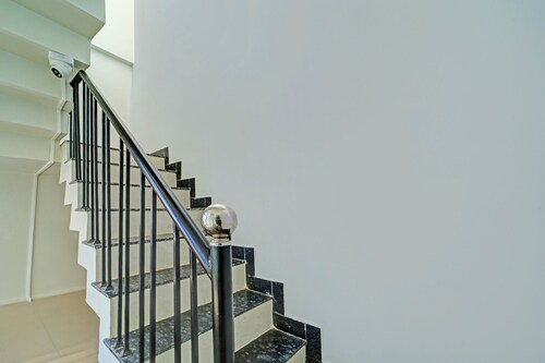 Fabhotel Bharti Palace