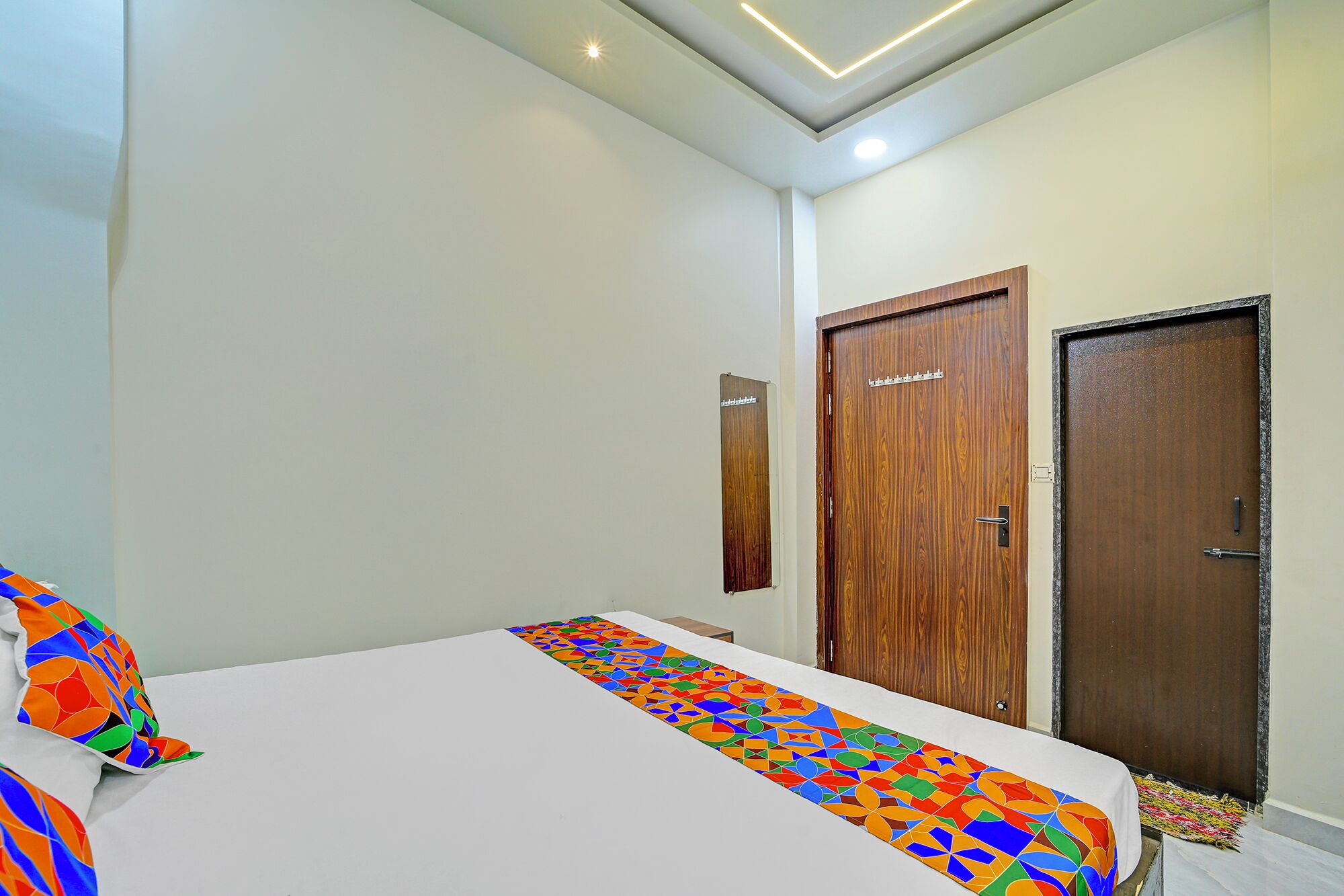 Egyptian cotton sheets, premium bedding, in-room safe, free WiFi