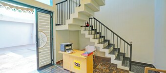 Fabhotel Bharti Palace