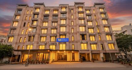 Hotel Omkar & Lodging - phoenix market city