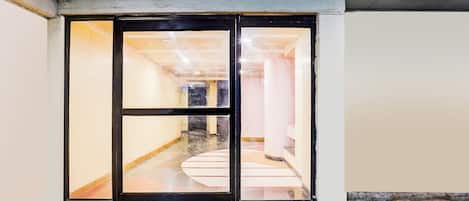 Pintu masuk properti