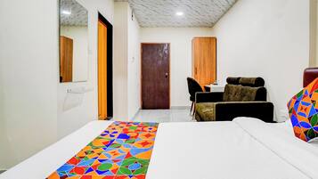 Egyptian cotton sheets, premium bedding, in-room safe, desk