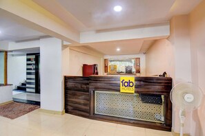 Reception - FabHotel Samudra Executive - Nr Solapur Highway (Pune)