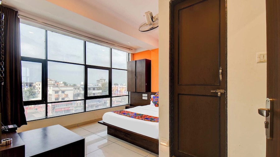 FabHotel Samudra Executive - Nr Solapur Highway