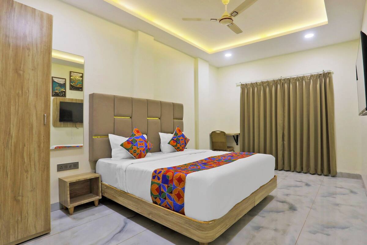 Luxury Room | Egyptian cotton sheets, premium bedding, in-room safe, free WiFi