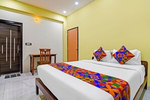 Egyptian cotton sheets, premium bedding, in-room safe, free WiFi - Fabhotel The Ax Inn (Kolkata)