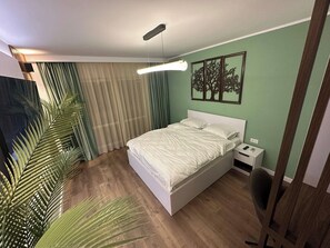 Iron/ironing board, WiFi, bed sheets