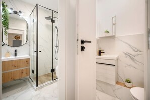 Hair dryer, towels