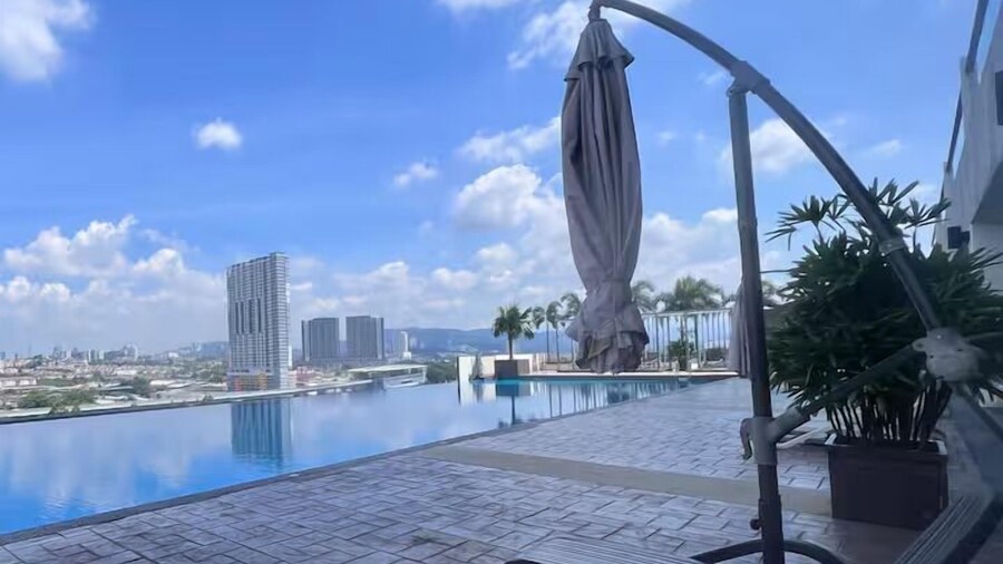 Rooftop Pool Jalan Landmark Apartments