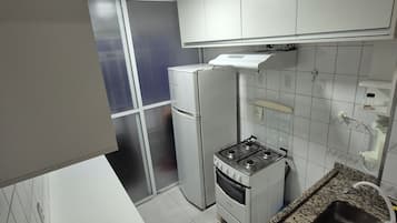 KylskÄp, mikrovÄgsugn, ugn och spishÀll