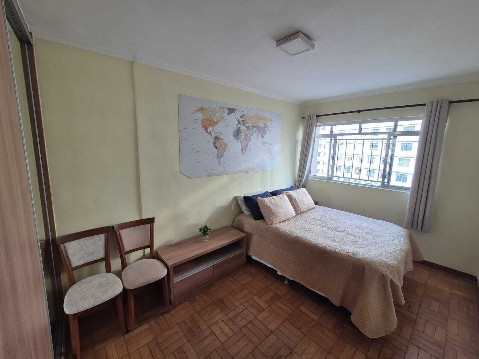 1 quarto, escrivaninha, ferros/tábuas de passar roupa, Wi-Fi de cortesia