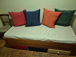 1 chambre, bureau, fer et planche à repasser, Wi-Fi gratuit