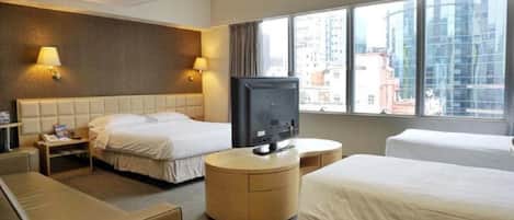 Desk, laptop workspace, free WiFi