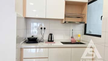 Superior Apartment, 1 Bedroom, Kitchen, City View | Private kitchen | Fridge, microwave, stovetop, rice cooker