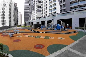 Property grounds - Symphony Tower by Emily in Town (Seri Kembangan)