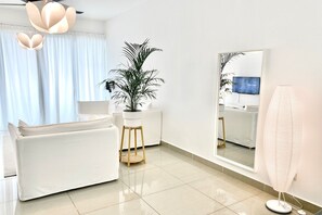 Superior Apartment, 2 Bedrooms, Balcony, City View | Living area