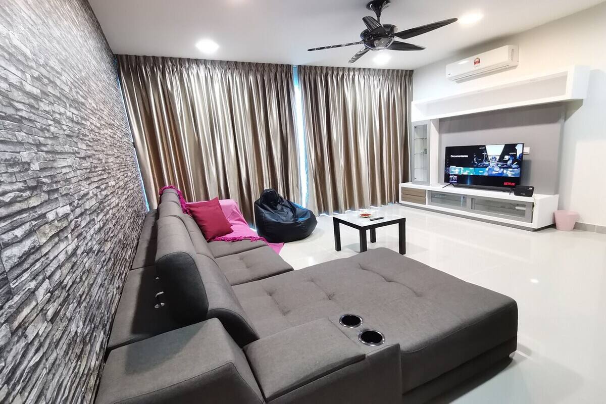 Superior Apartment, 3 Bedrooms, Balcony, City View | Ruang tamu