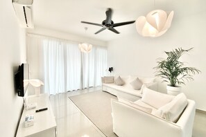 Superior Apartment, 2 Bedrooms, Balcony, City View | Living area