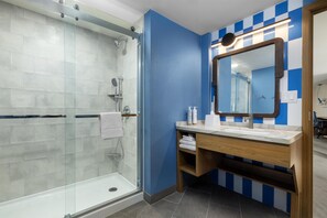 Premium suite, 1 slaapkamer, uitzicht op zee | Badkamer met douche