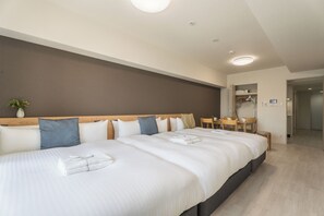 Executive Triple Room, Lanai, City View | Living area