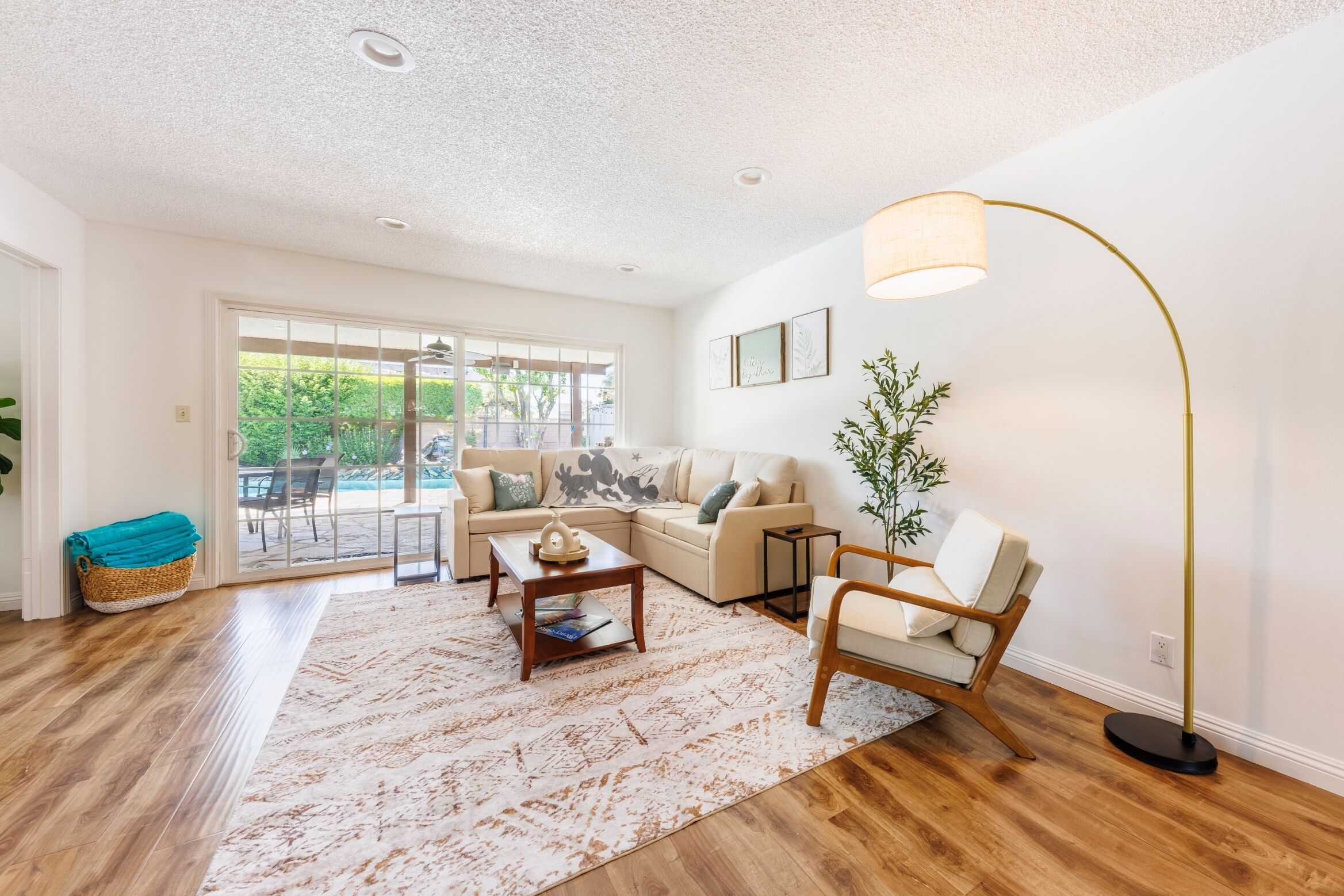 Relax, Unpack, Stay Awhile L 4br Pool Home - Anaheim