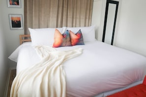 3 chambres, fer et planche à repasser, Wi-Fi, draps fournis