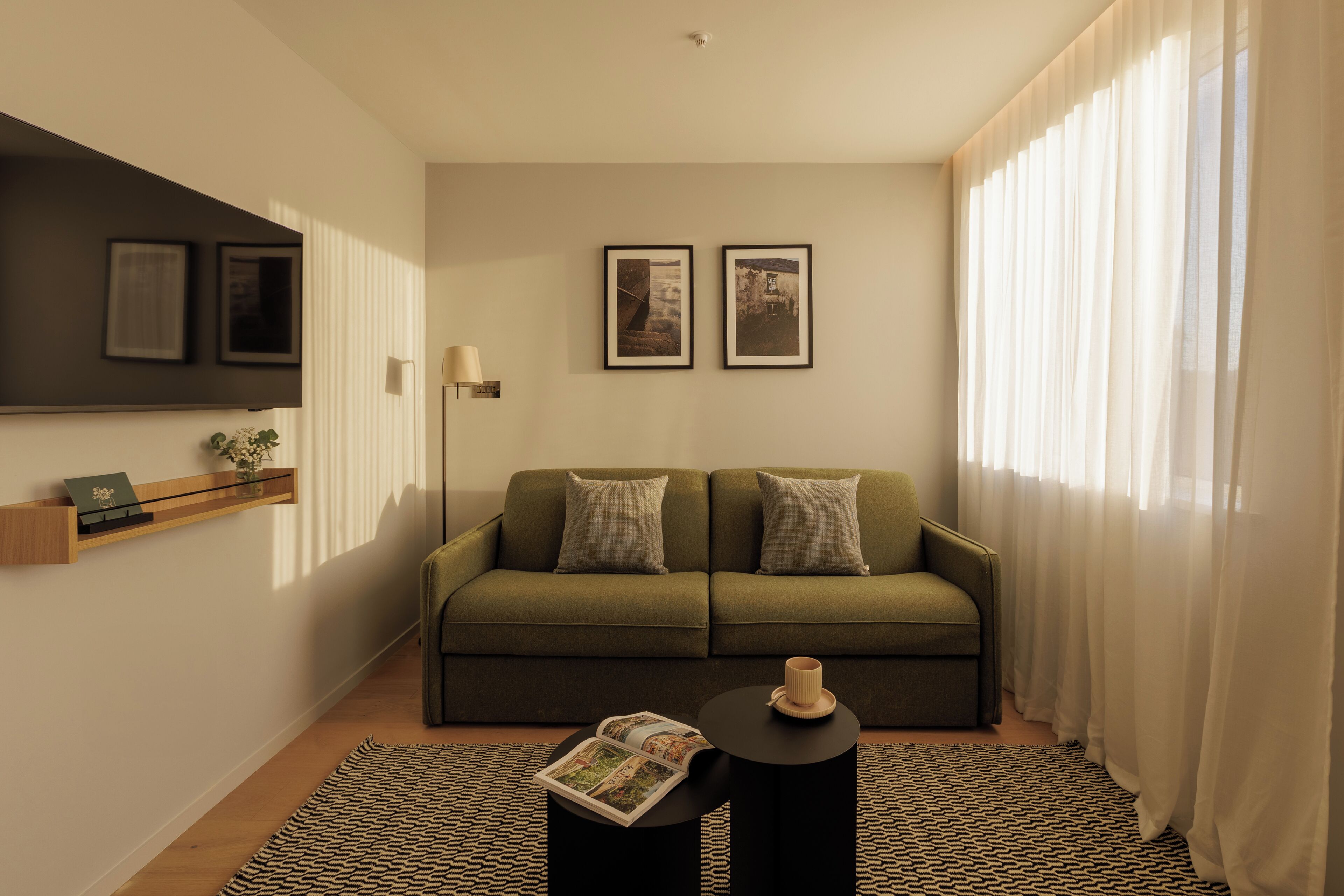 39-inch flat-screen TV with digital channels