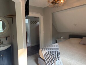 3 多间卧室、熨斗/熨衣板、WiFi、床单