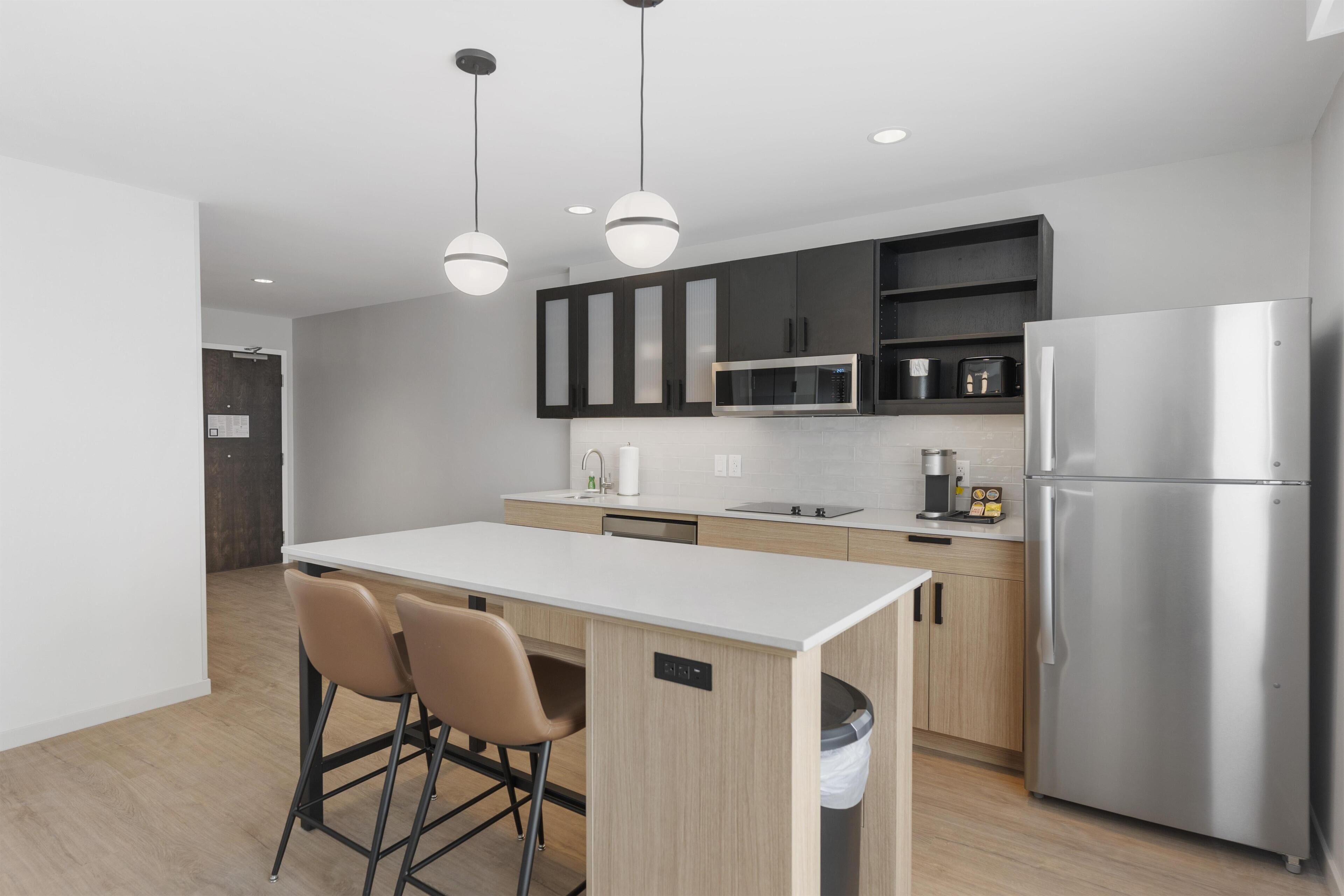 Suite, 1 Bedroom | Private kitchen
