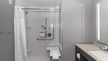 Studio, 1 King Bed with Sofa bed, Roll-in Shower | Bathroom