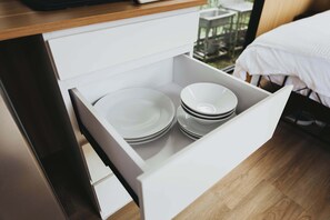 1 bedroom, bed sheets