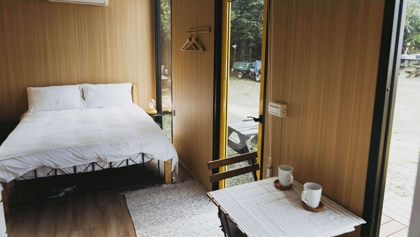1 habitación y ropa de cama 