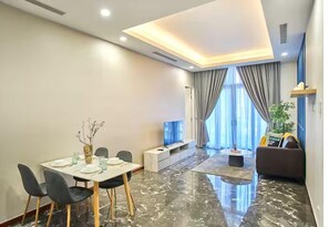 Superior Apartment, 2 Bedrooms, Balcony, City View | In-room dining