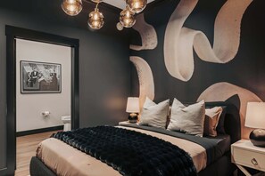 4 bedrooms, iron/ironing board, WiFi, bed sheets