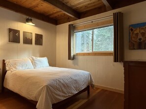 4 bedrooms, free WiFi, bed sheets