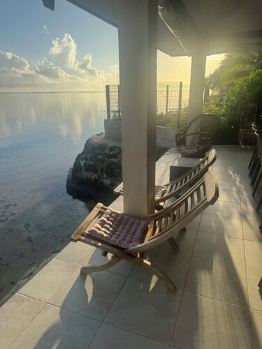 The calm that oﬀre a private easement On a large plot sea access