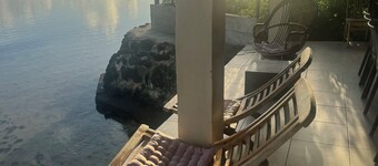 The calm that offre a private easement On a large plot sea access