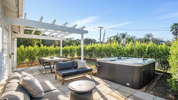 Cottage, Patio | Terrace/patio