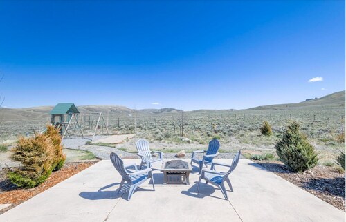 Blue Bird Meadow- Mountain Modern Home