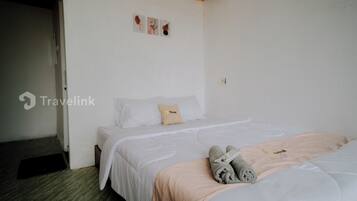 Deluxe Cottage, Patio | Free WiFi